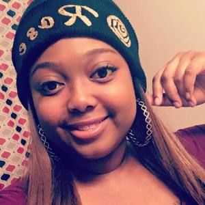 Meet your Posher, Alexis